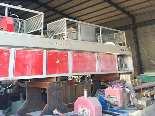 Crawler pultrusion machine